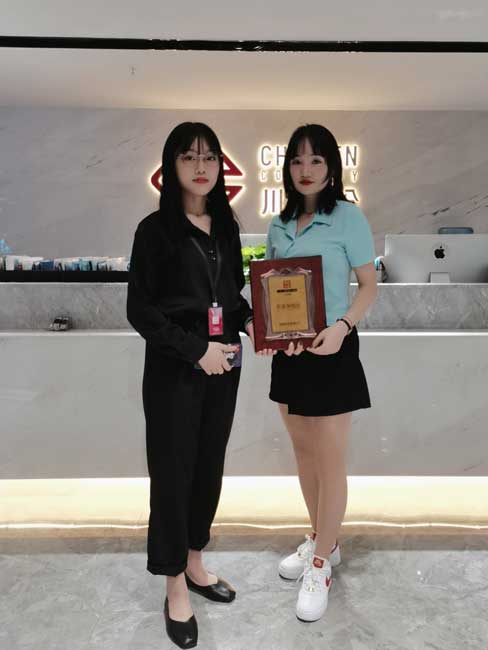 李女士選擇一個(gè)知名的冒菜加盟品牌