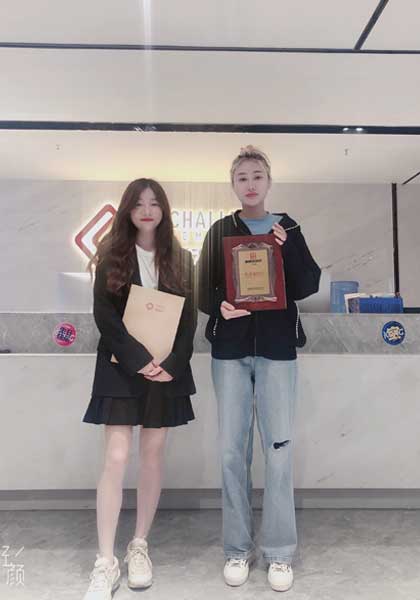 加拿大留學(xué)歸來的徐女士加盟帽牌貨