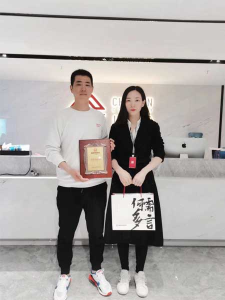 恭喜河北保定的李先生簽約加盟帽牌貨冒菜項(xiàng)目