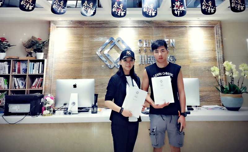 恭喜四川的陳先生簽約帽牌貨冒菜加盟