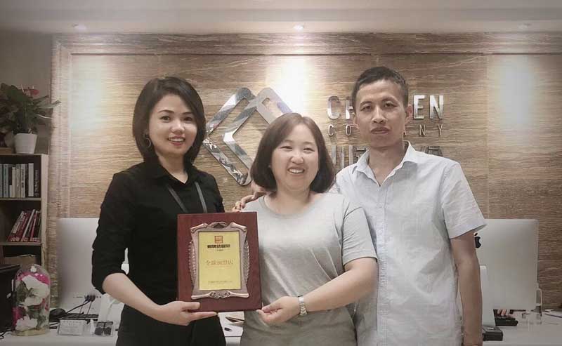 恭喜安徽蕪湖的葉先生簽約帽牌貨冒菜加盟品牌