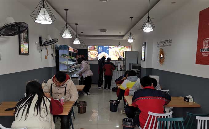 投資一家冒菜加盟店的風(fēng)險(xiǎn)大不大?