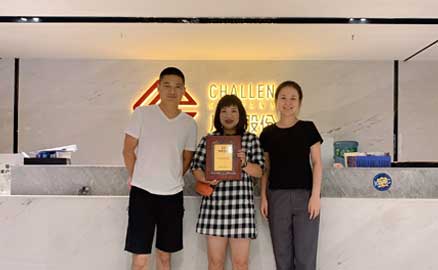 四川遂寧的黃先生簽約加盟帽牌貨冒菜