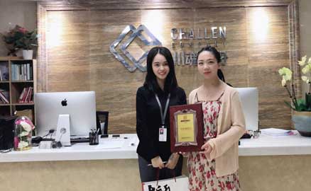 恭喜成都卿女士簽約加盟帽牌貨冒菜