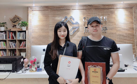 江西余干的張先生簽約帽牌貨冒菜加盟