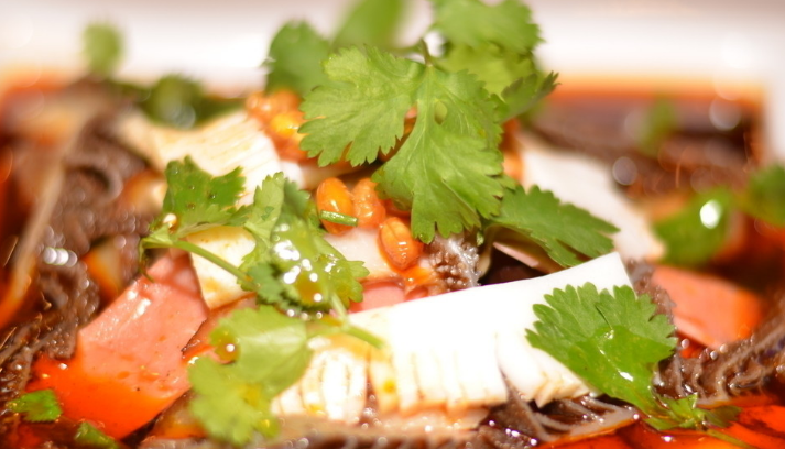 學(xué)加盟帽牌貨冒菜哪里好？加盟支持有哪些？