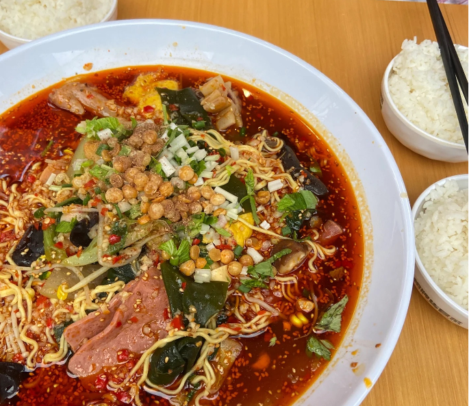 冒菜好吃還是麻辣燙好吃，哪一個更好吃