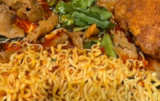 我想和朋友合伙開(kāi)個(gè)冒菜店，一般是怎么加盟的呢