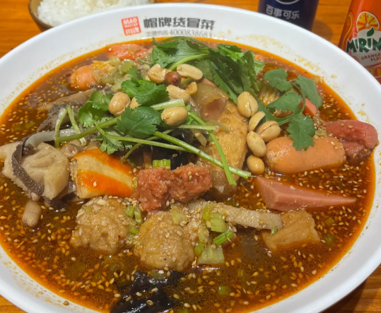 在學(xué)校旁邊開(kāi)冒菜好嗎