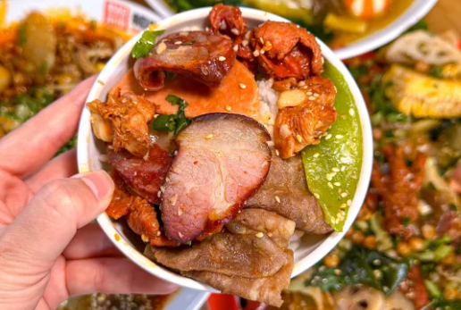 在學(xué)校附近開一家冒菜加盟店怎么樣